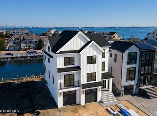 42 Wilkins Rd, Toms River, NJ 08753
