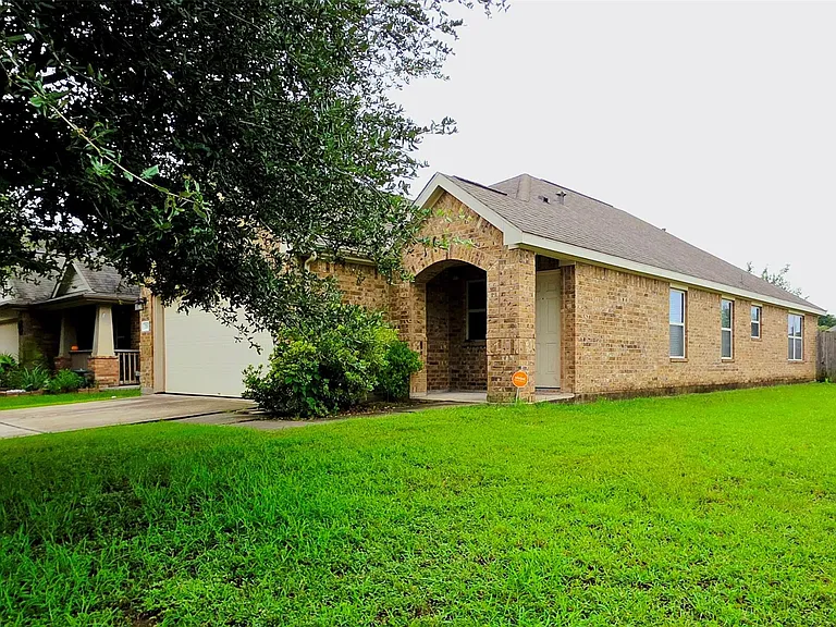 2767 Morgensen Dr — Photo 2