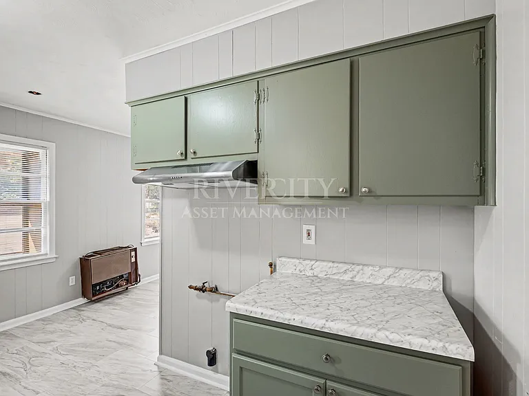 3751 Charles Dr — Photo 9
