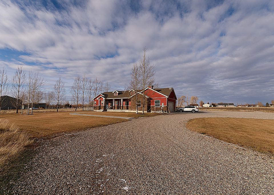 1st image of 3375 E 163 N