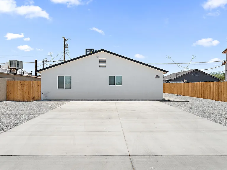 1811 E Raymond St #A — Photo 23