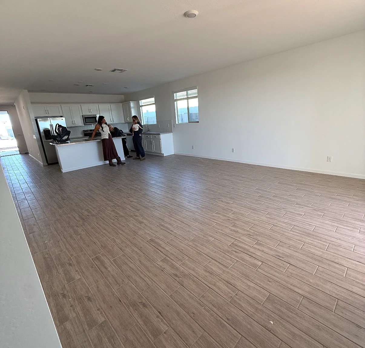 4 bed, 2150 sqft, $2,490 — Photo 3