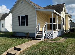 805 Prairie Ave, Mattoon, IL 61938