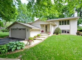 6490 Deerwood Ln N, Maple Grove, MN 55369