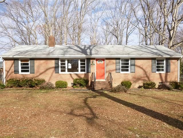 1st image of 902 Diane Ln