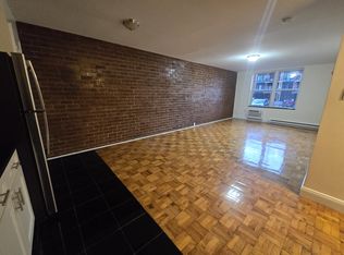 31-28 29th St #1E, Astoria, NY 11106