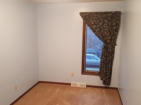 5th image of 2023 Glouchester Ave