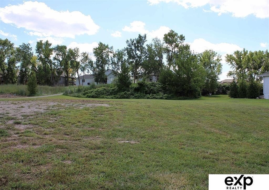 1301 Fairway Cir