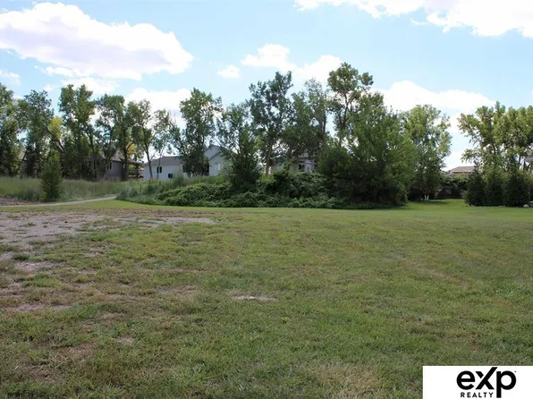 1301 Fairway Cir, Ashland, NE 68003