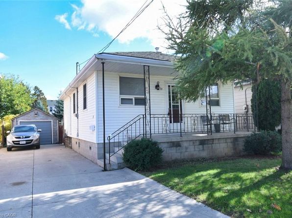 17 Craigroyston Rd, Hamilton, ON L8H 1A2