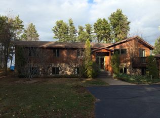 685 Lakewood Ln, Marquette, MI 49855