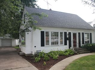 230 N Lake St, Grayslake, IL 60030