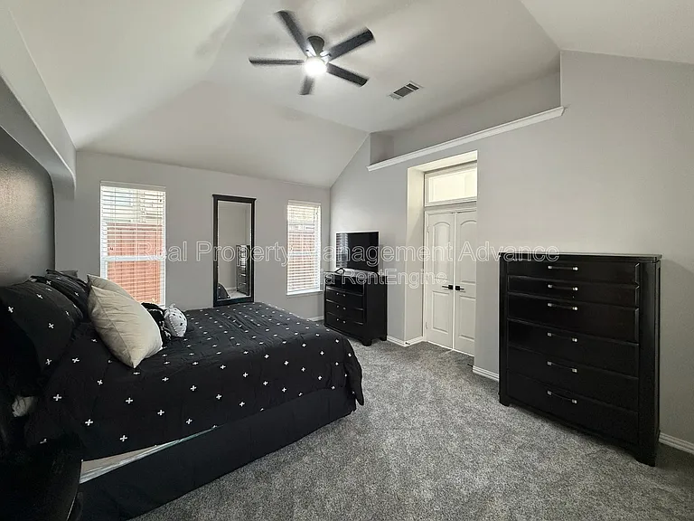 801 Renault Way — Photo 16
