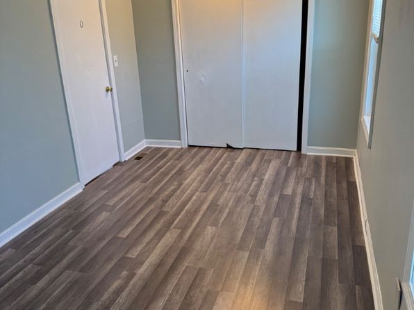 72 Railroad St APT 1