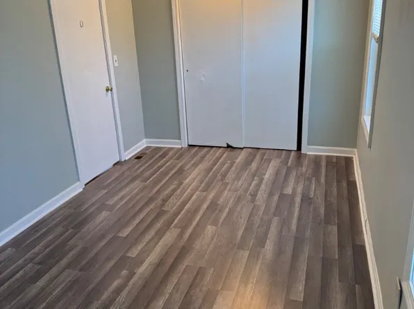 72 Railroad St APT 1, Manville, RI 02838