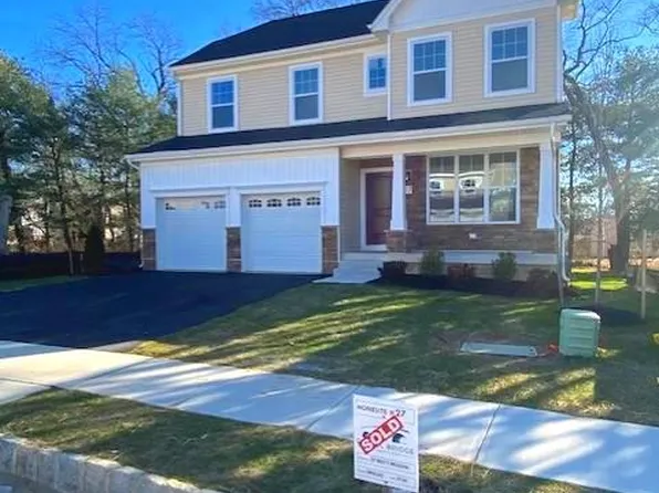 27 Misty Meadow Ln, Hamilton, NJ 08619