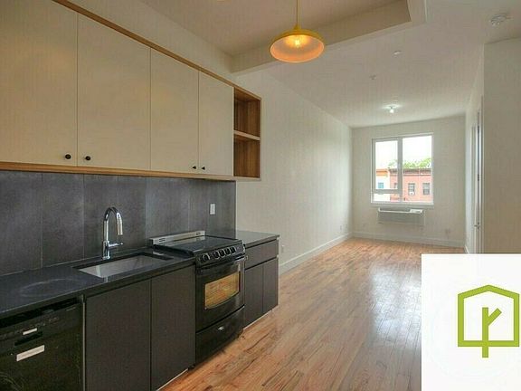 4th image of 2098 Fulton St #3J