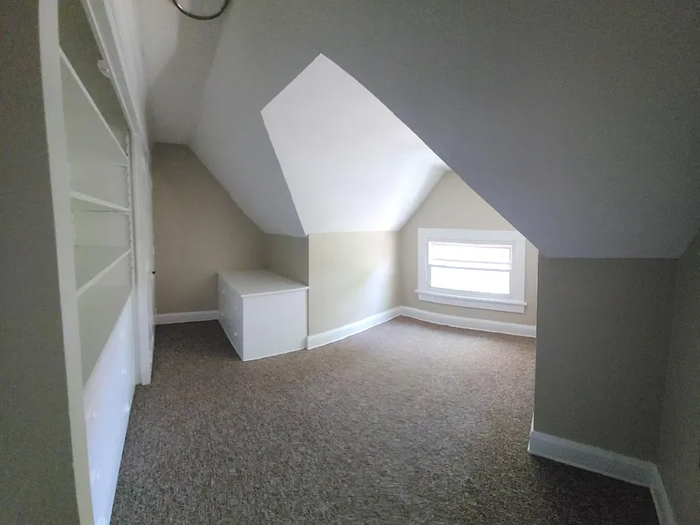542 W 6th St #6 — Photo 5