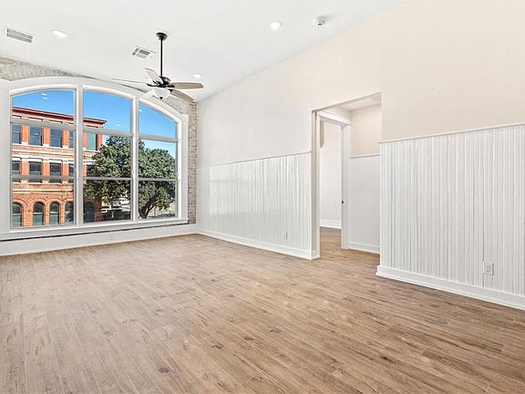 4th image of 104 E 2nd St #201