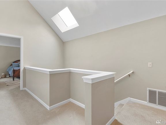 4th image of 2723 NE 184th Pl