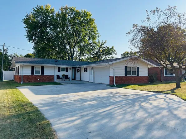 865 Clairmont Ave, Napoleon, OH 43545