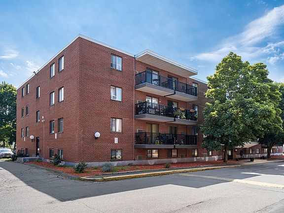 2nd image of 400 Governors Dr APT 32