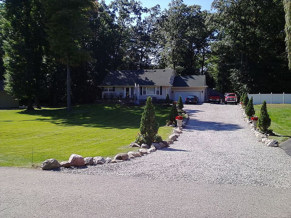 1st image of 22443 Leewright Ave
