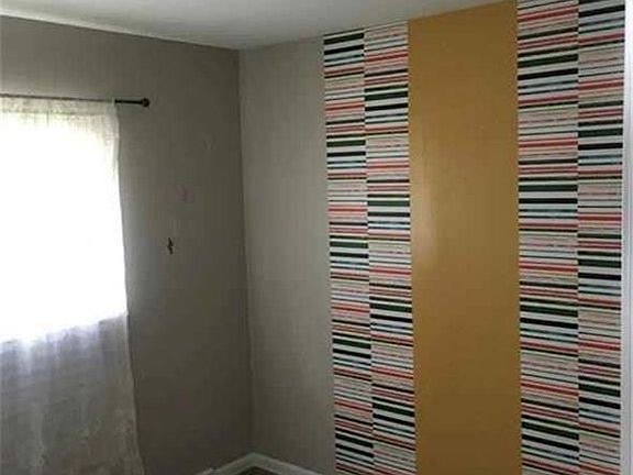 5th image of 891 Halcyon Dr