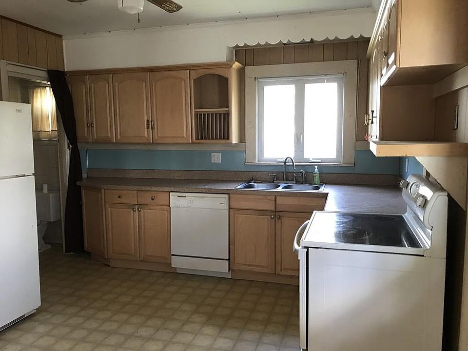 2nd image of 48 Front St