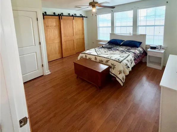 421 S Commerce St, Centerville, TX 75833