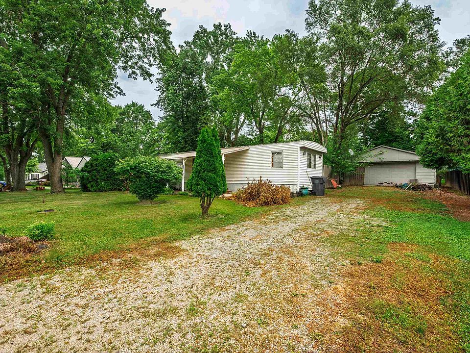 1st image of 1608 S Woodruff Dr