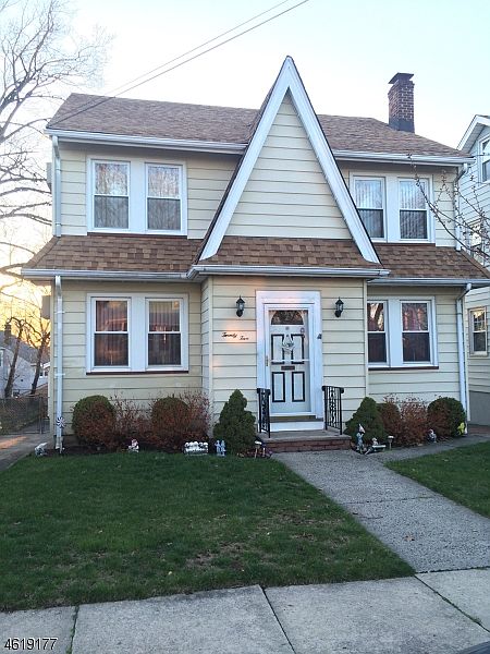 1st image of 25 Belmohr St