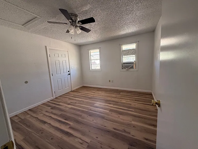809 Spruce Ave — Photo 10