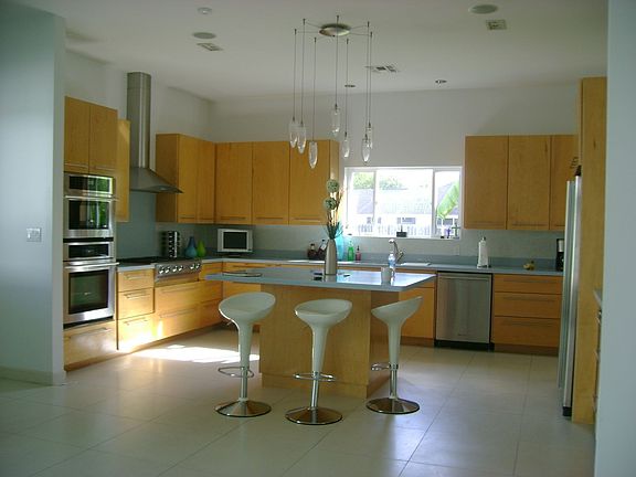 4th image of 1614 Woodland Dr