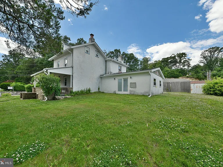422 Willow Grove Ave — Photo 5