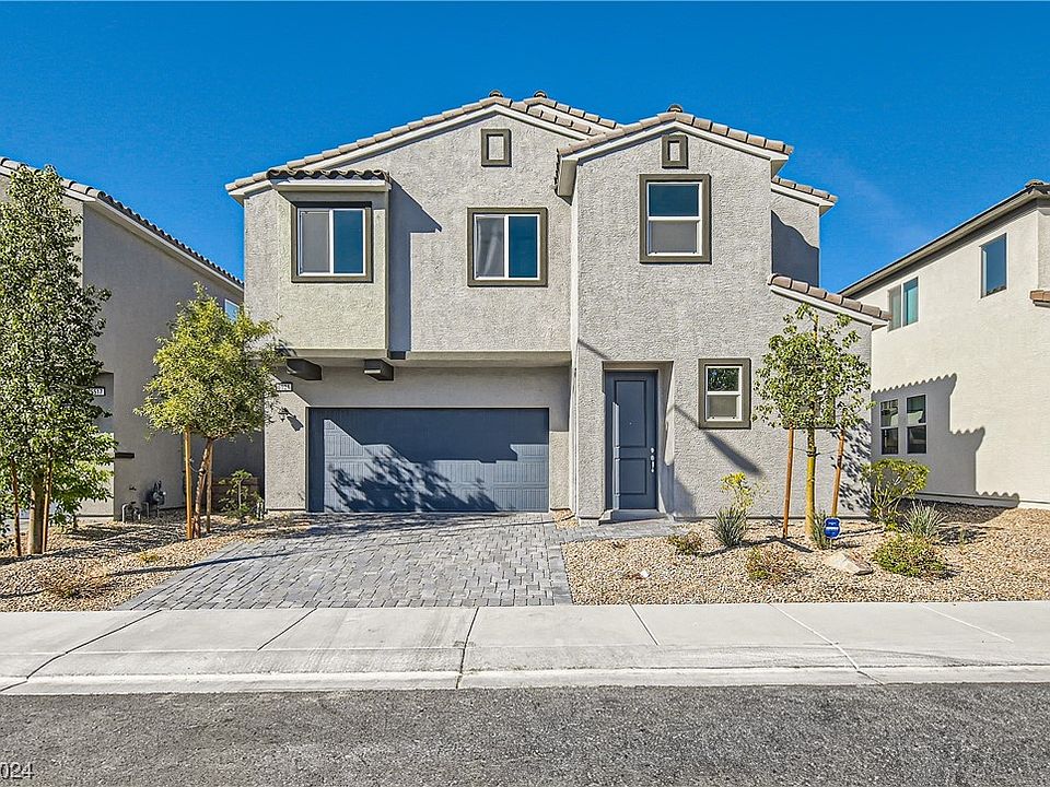 1st image of 5521 Desert Mirage St