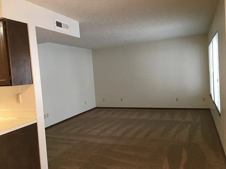 Cedars Apartments — Photo 5