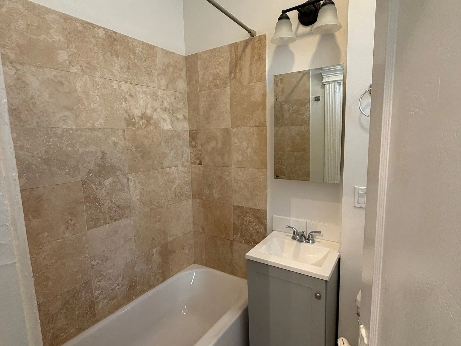 Studio, 1.0 bath, $2,380 — Photo 4