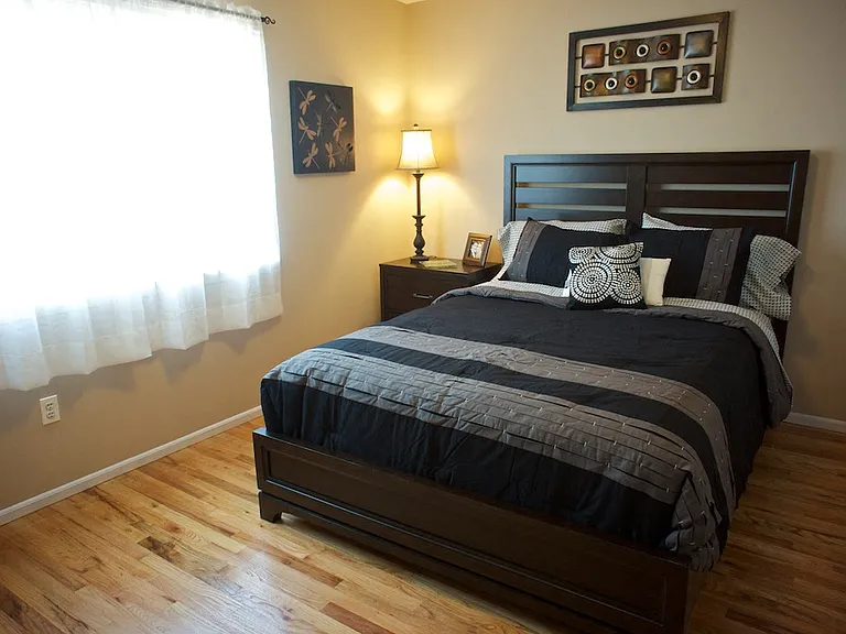 Seaview Apartments — Photo 10