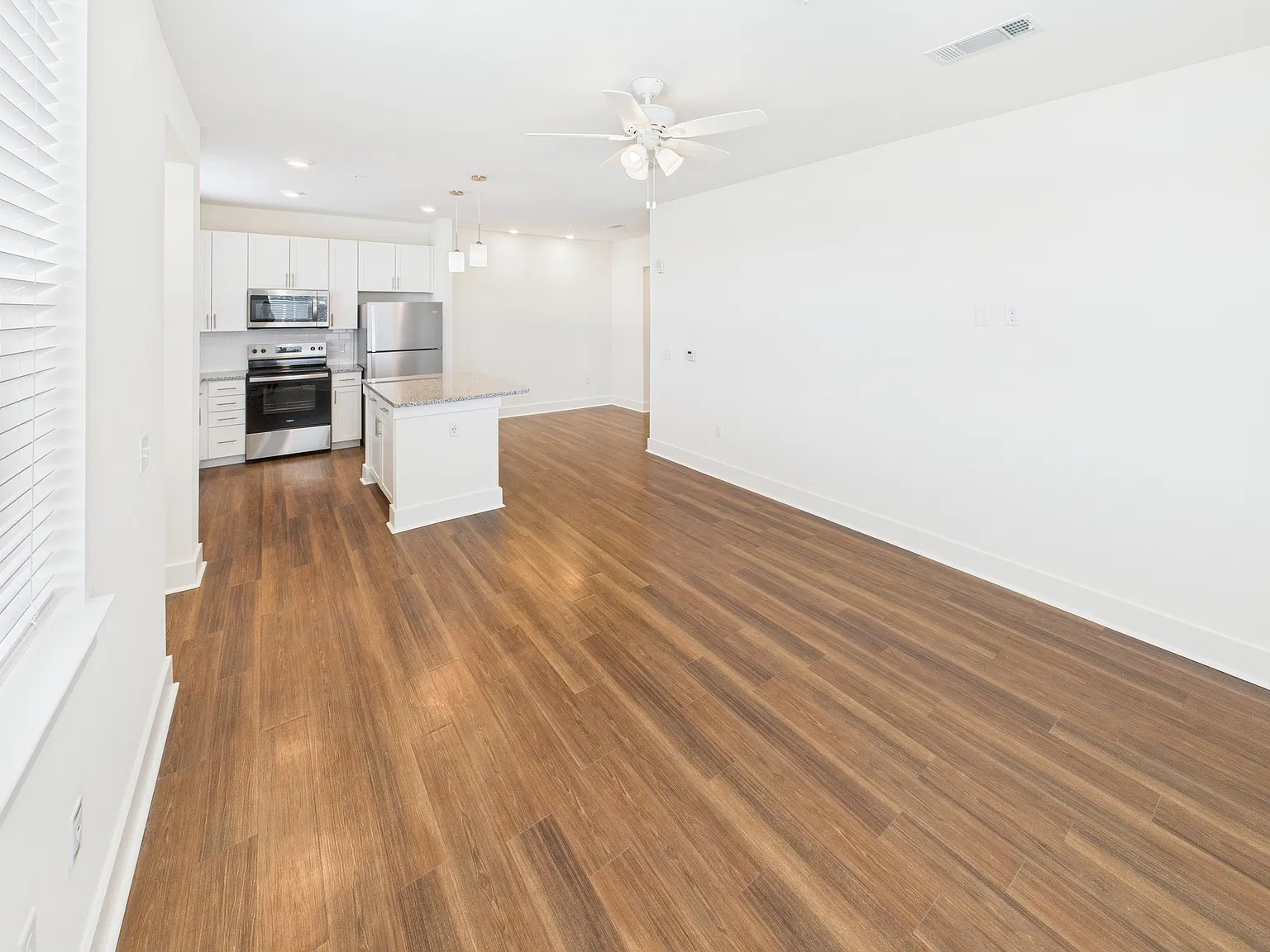 525 Quinn Ln — Photo 2