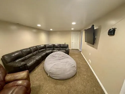 5 bed, 2106 sqft, $2,750 — Photo 3