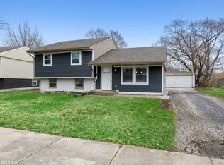129 N Pine Ln, Glenwood, IL