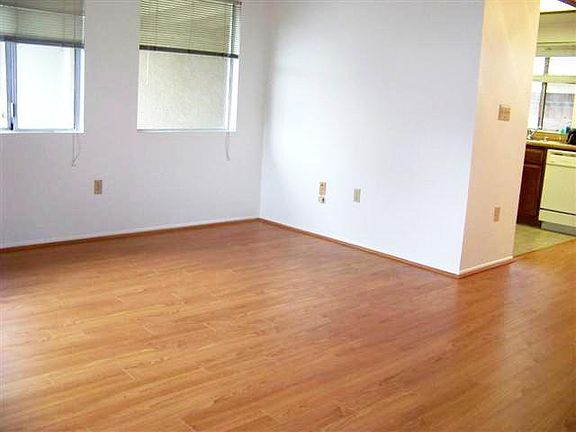 4th image of 9549 Olive St