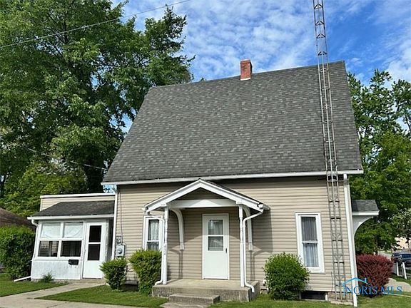 2nd image of 434 S Pleasant St