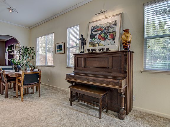 3rd image of 1928 Sunstone Dr