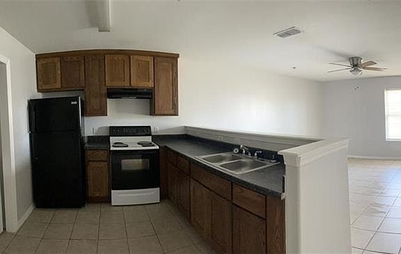 2nd image of 206 N Linares St