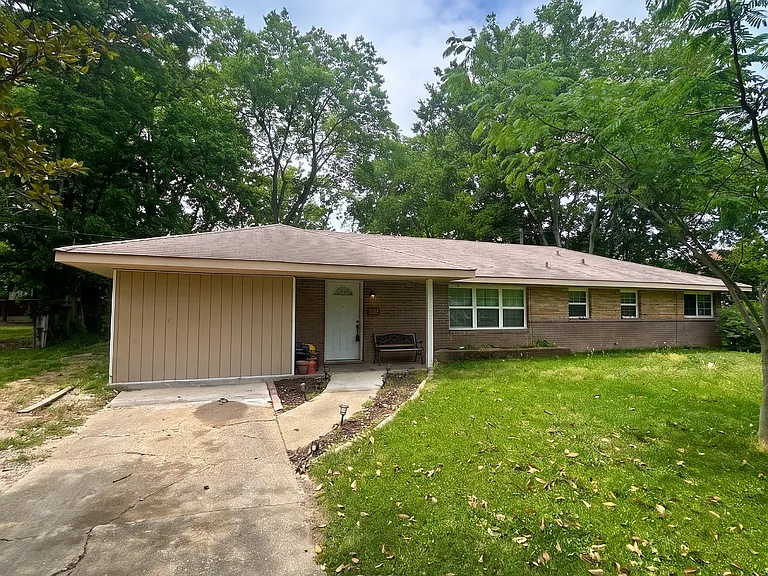 3720 Stanley Dr — Photo 1