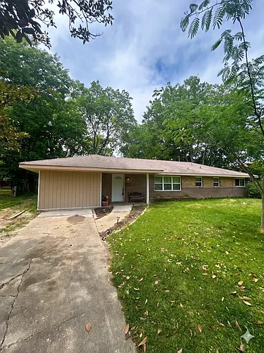 3720 Stanley Dr Photo 1