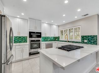 20950 Oxnard St APT 34, Woodland Hills, CA 91367