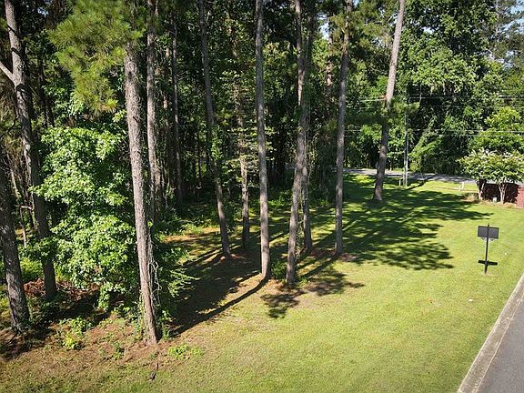 4th image of 100 Sweetwater Dr